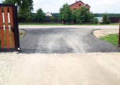 Главный въезд в поселок